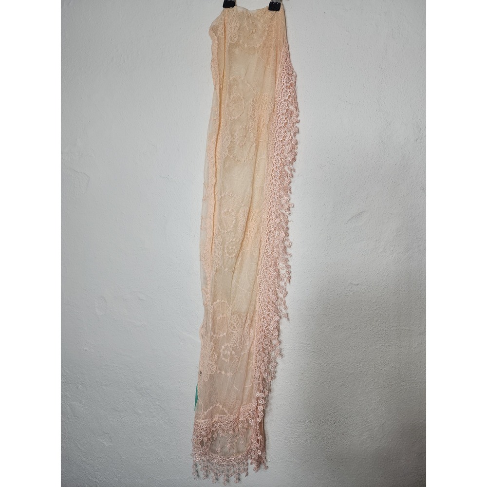 Maurices Lace Wrap Shawl Womens OS Pink Floral Mesh Crochet Trim Tassel NEW - Picture 3 of 8